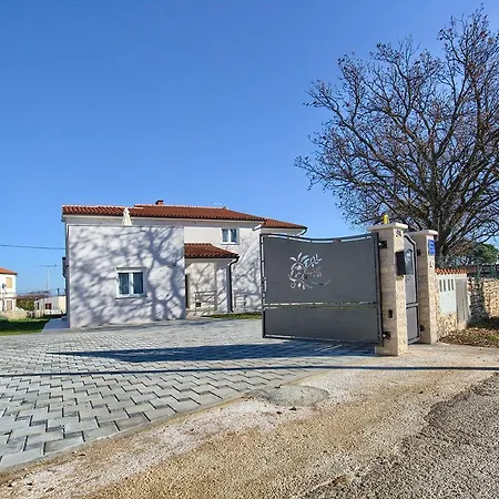 Lamalu Liznjan Exterior photo