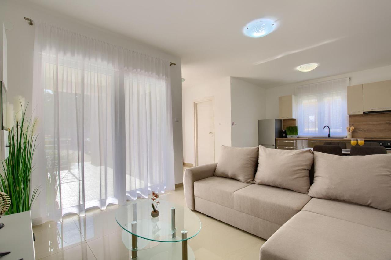 Lamalu Apartma Liznjan