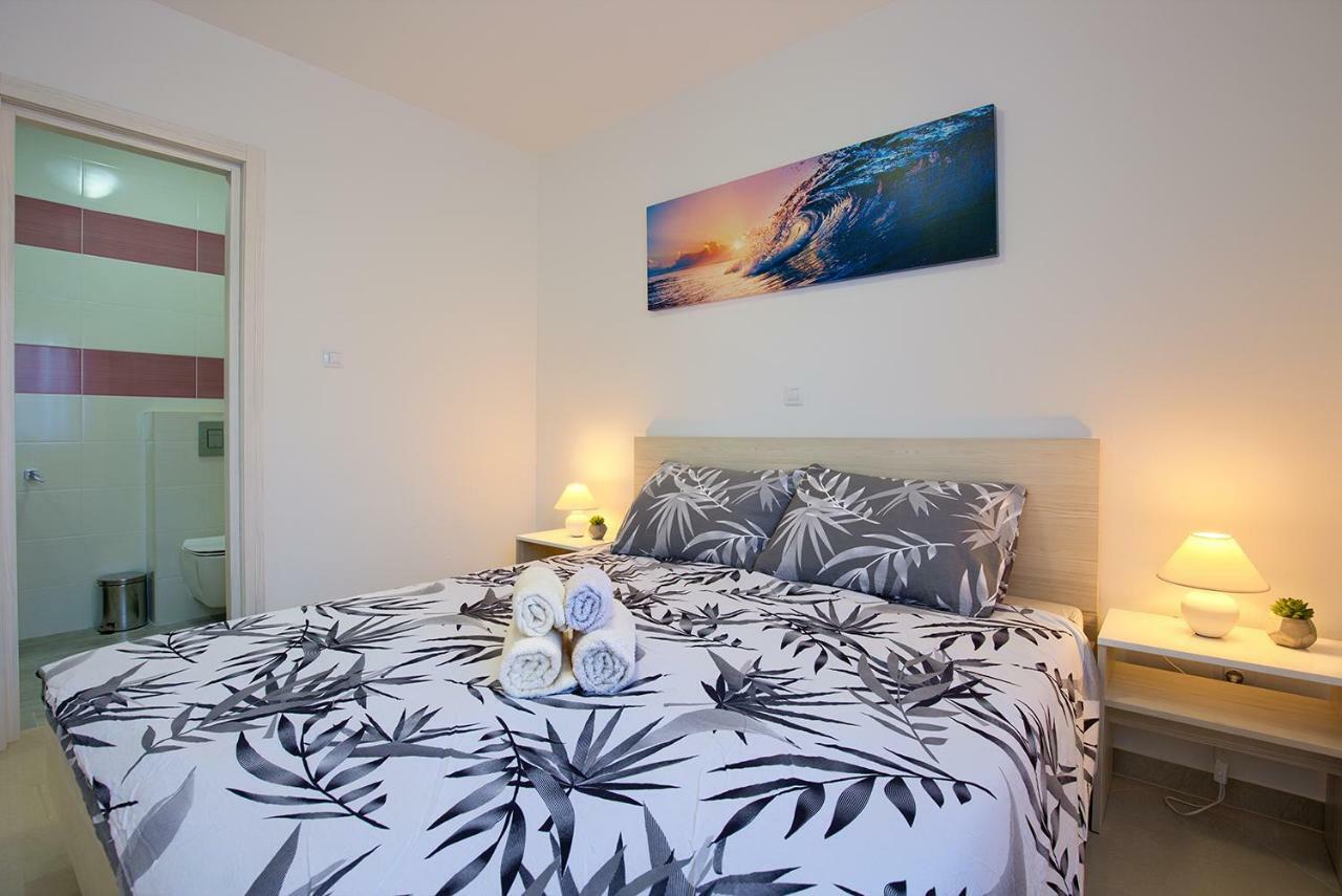 Apartma Lamalu *